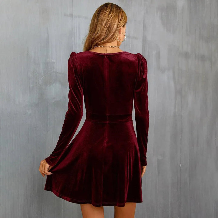 Levoire | Robe en velours à manches longues avec décolleté en V