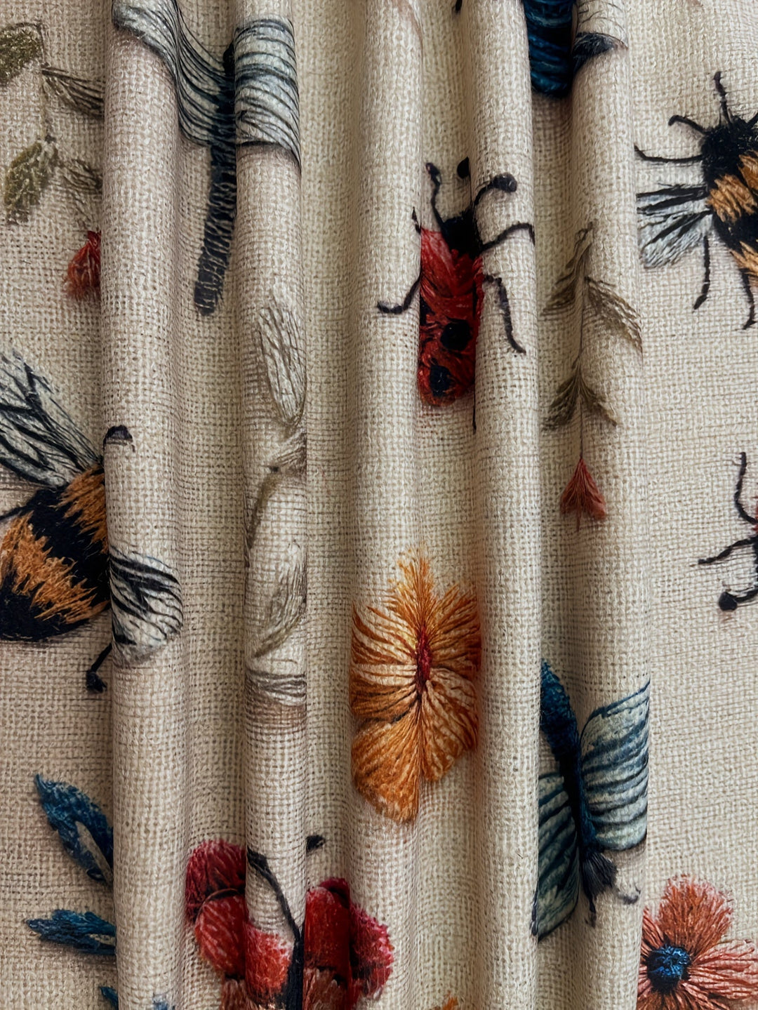 Levoire | Pull Confortable Avec Motif De Fleurs Et De Libellules