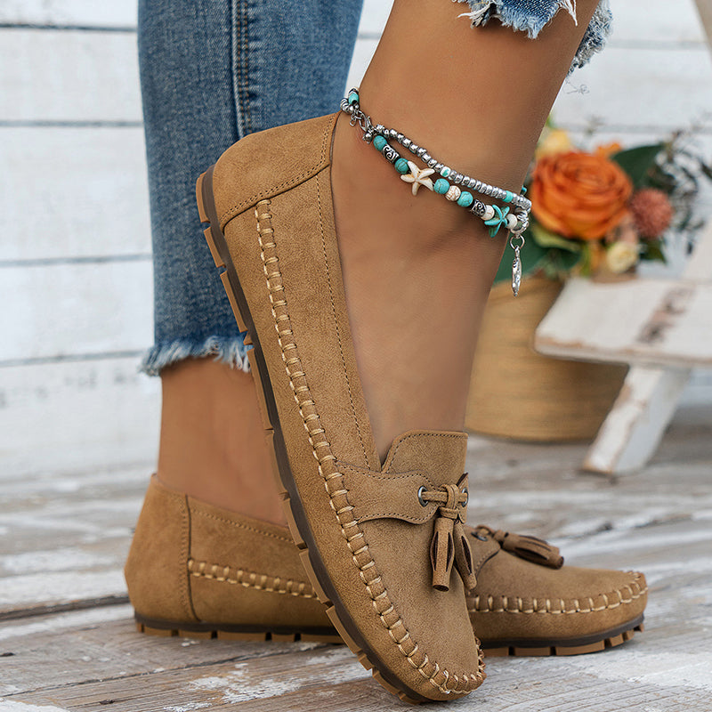 Levoire | Mocassins En Daim Classiques Avec Détail À Pompons Pour Femmes