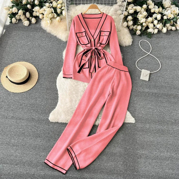 Levoire | Ensemble pour femmes en deux pièces, avec des manches longues, décolleté en V et pantalons drapés larges Rosa Taille libre