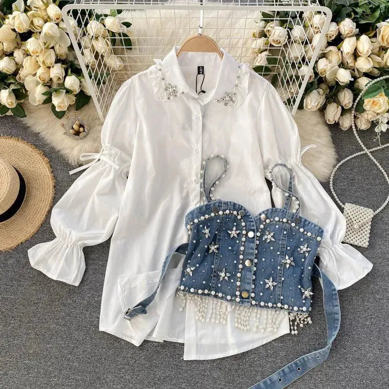 Levoire | T-shirt avec des manches bouffantes, ornée de strass, et un top à volants ainsi qu'un gilet avec des pendentifs en perles, ensemble à deux pièces