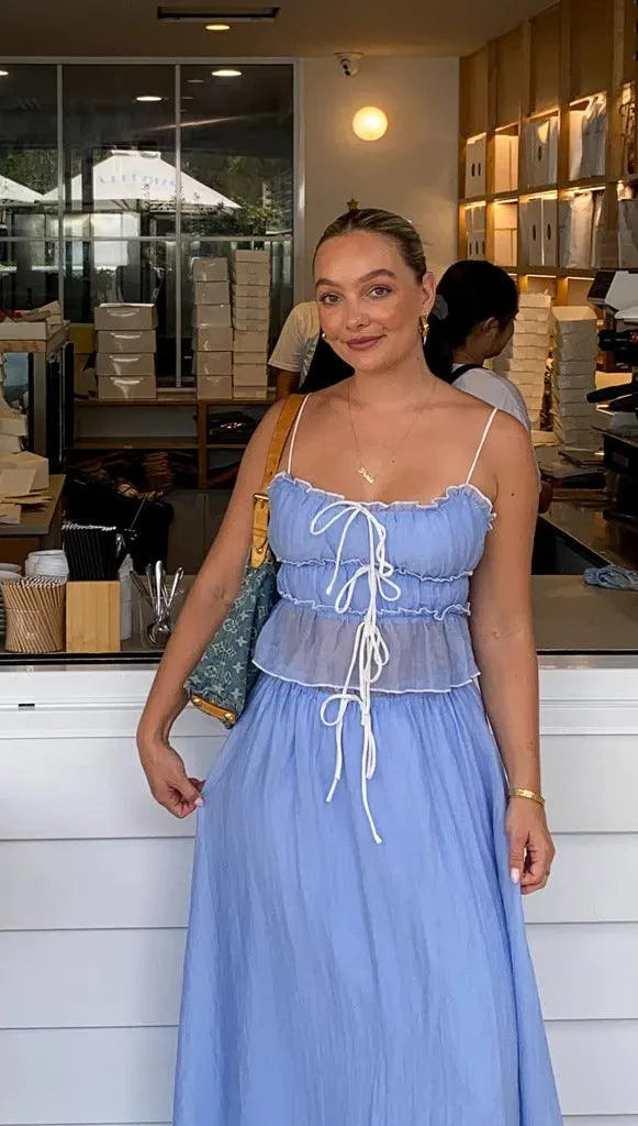 Levoire | Robe d'été avec une jolie jupe et un lien, avec des bretelles Bleu