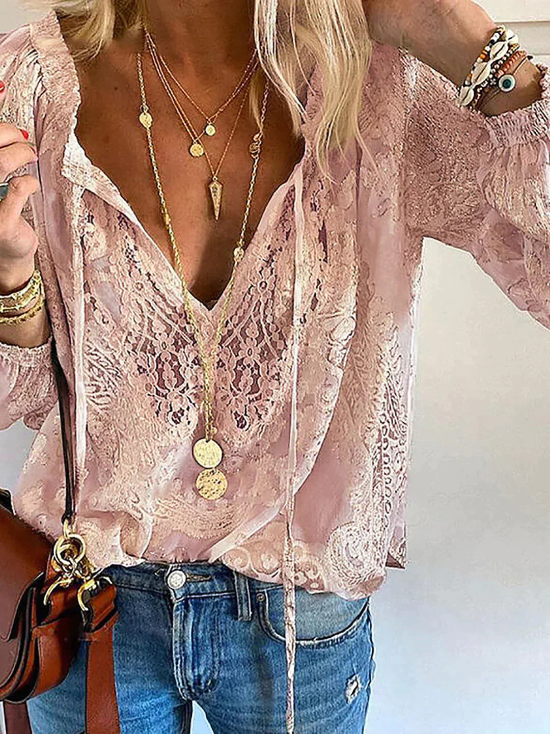 Levoire - Blouse exclusive avec des ornements en dentelle Rosa