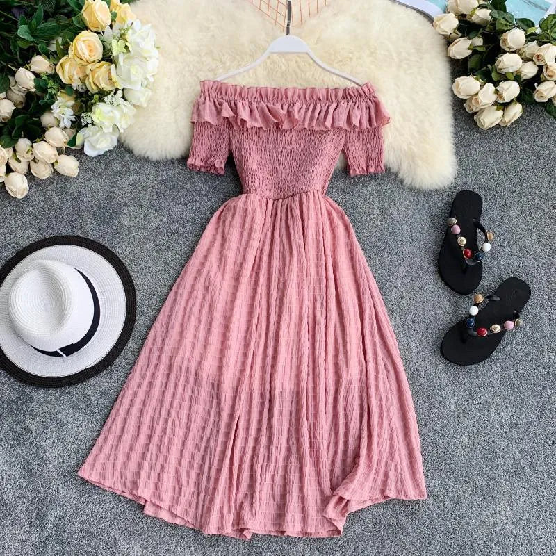 Levoire | Robe avec une taille plissée et des manches courtes sur les épaules nues Rosa Une taille
