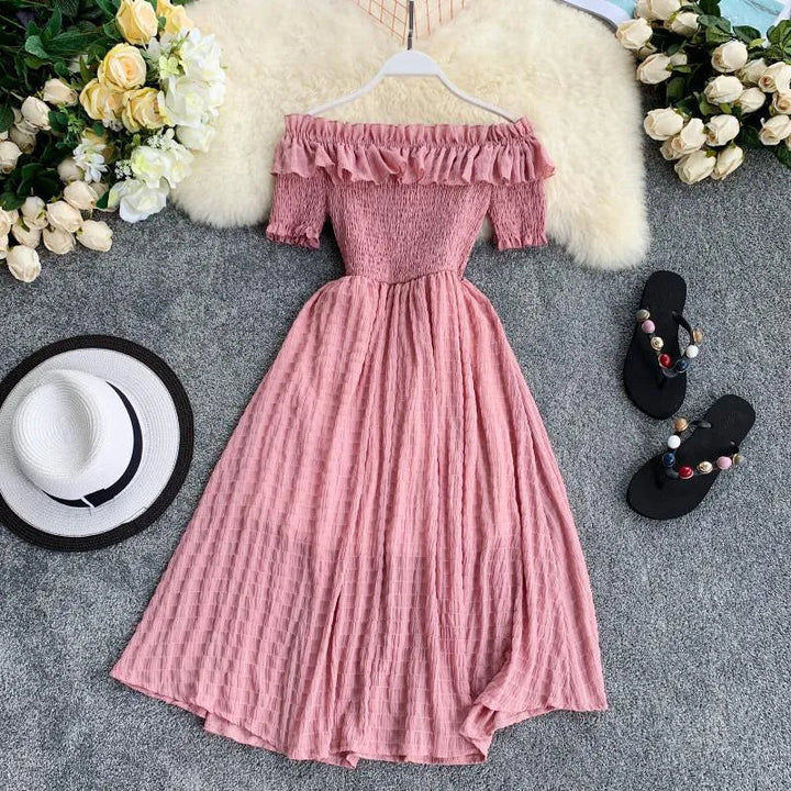 Levoire | Robe avec une taille plissée et des manches courtes sur les épaules nues Rosa Une taille