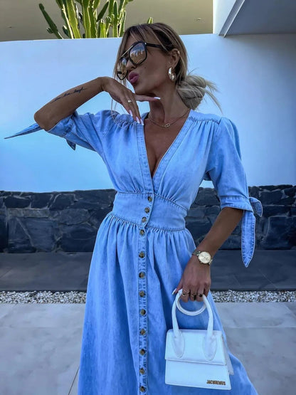 Levoire | Robe en denim à décolleté en V