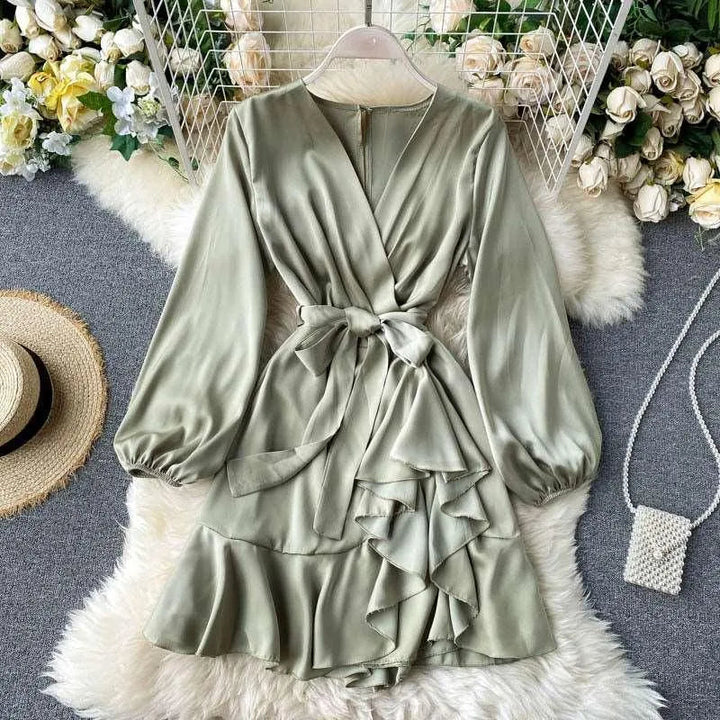 Levoire | Robe en A avec des manches longues et un volant Vert Une taille