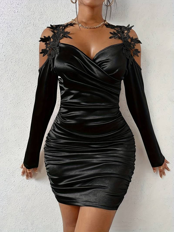 Levoire | Élégante Robe À Volants Sans Épaules Noir