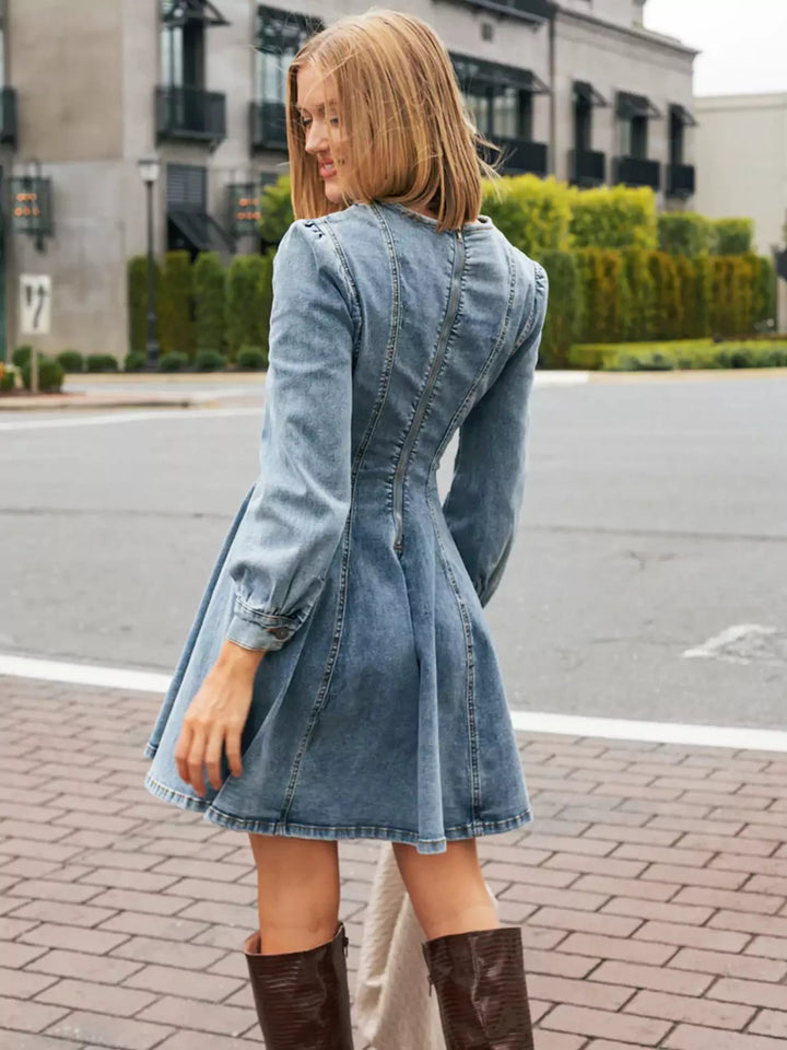 Levoire | Robe Avec Un Magnifique Col Rond Et Des Manches Inhabituelles