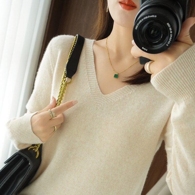 Levoire | Pull Chaud Pour Femmes - Col en V Beige