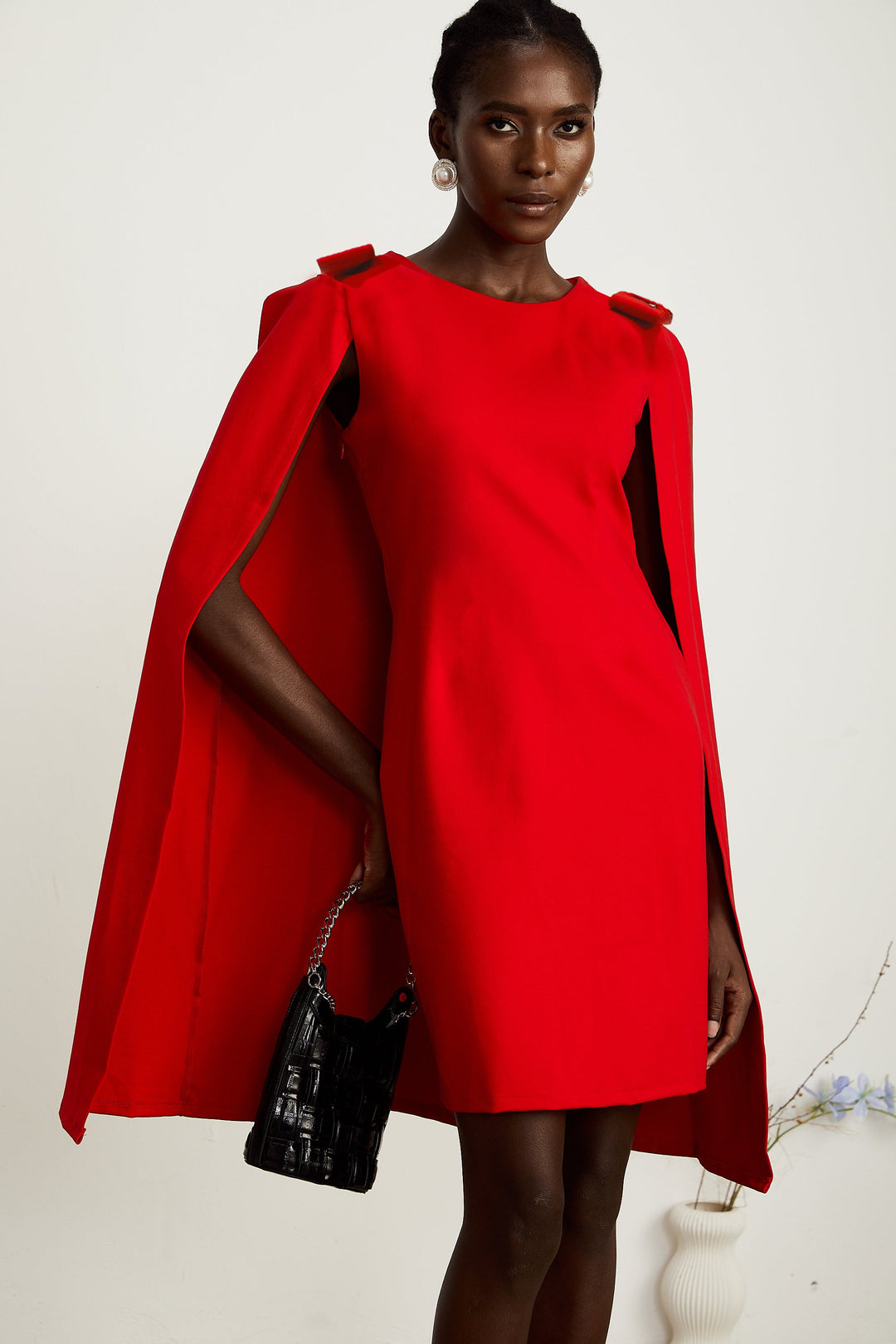 Levoire | Détail De Nœuds Rouges Cape Mini Robe
