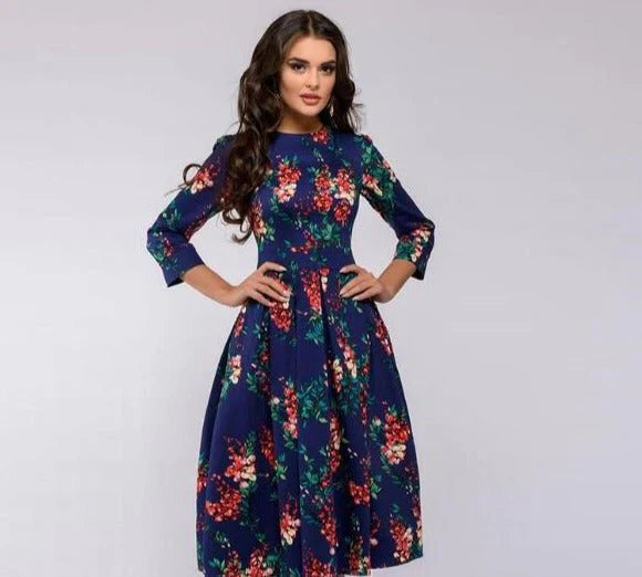 Levoire | Robe Midi Avec Jupe Évasée Et Imprimé Floral Pour Un Look Féminin Bleu Violet