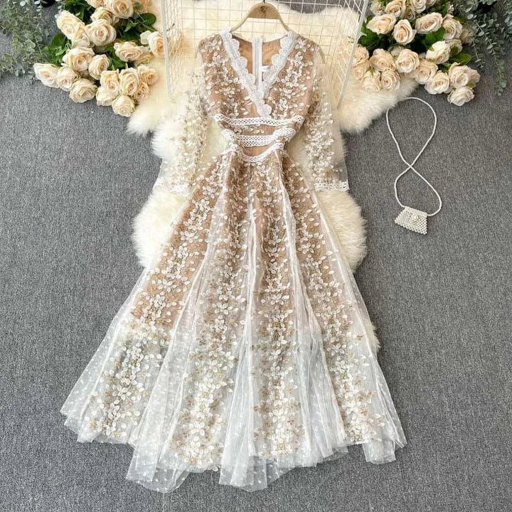 Levoire | Robe pour femmes avec des fleurs Blanc