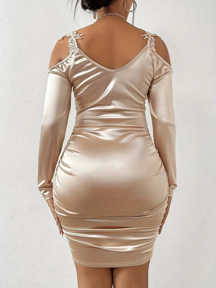Levoire | Élégante Robe À Volants Sans Épaules