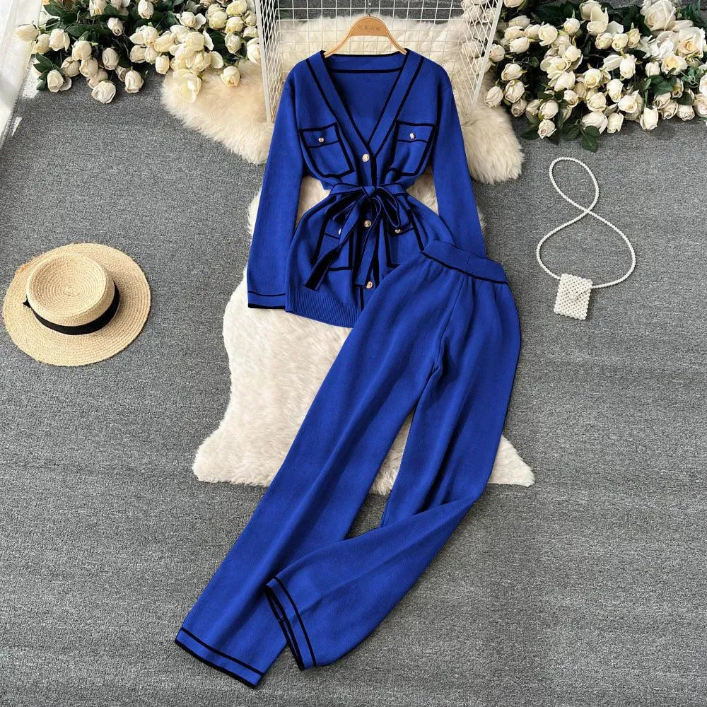Levoire | Ensemble pour femmes en deux pièces, avec des manches longues, décolleté en V et pantalons drapés larges Bleu Taille libre