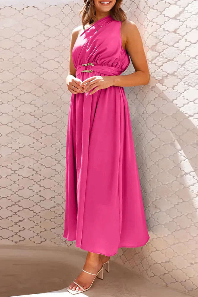 Levoire | Robes de soirée élégantes avec encolure inclinée et ornements d'accessoires métalliques solides Rose rouge