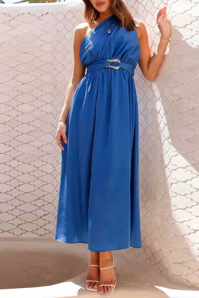 Levoire | Robes de soirée élégantes avec encolure inclinée et ornements d'accessoires métalliques solides Bleu
