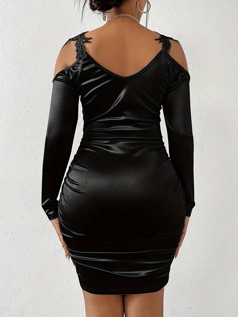 Levoire | Élégante Robe À Volants Sans Épaules