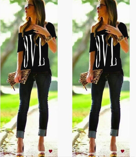 T-shirt femme à épaule dénudée avec grande inscription Levoire