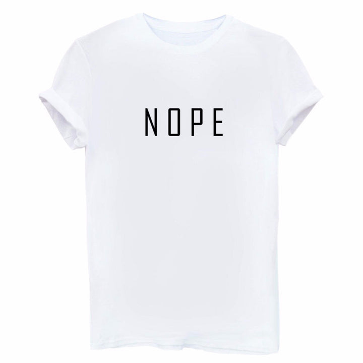T-shirt pour femmes avec un lettrage moderne accrocheur Levoire
