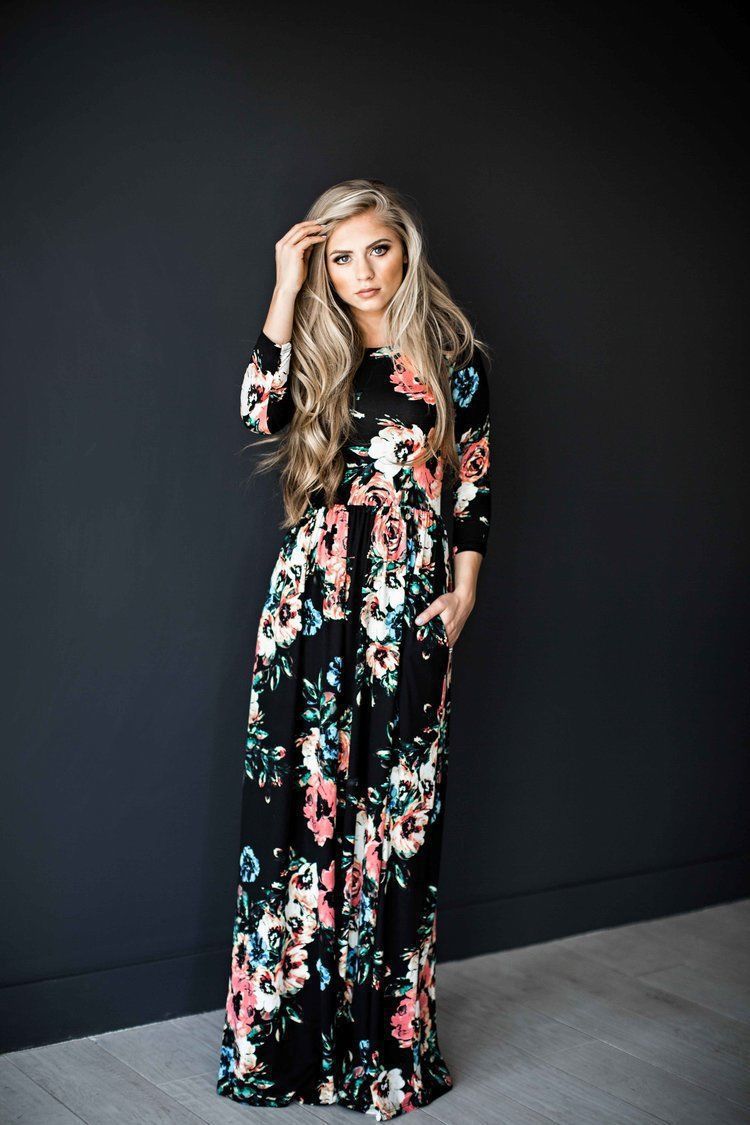 Robe maxi femme avec des motifs floraux et une jupe longue et fluide Levoire