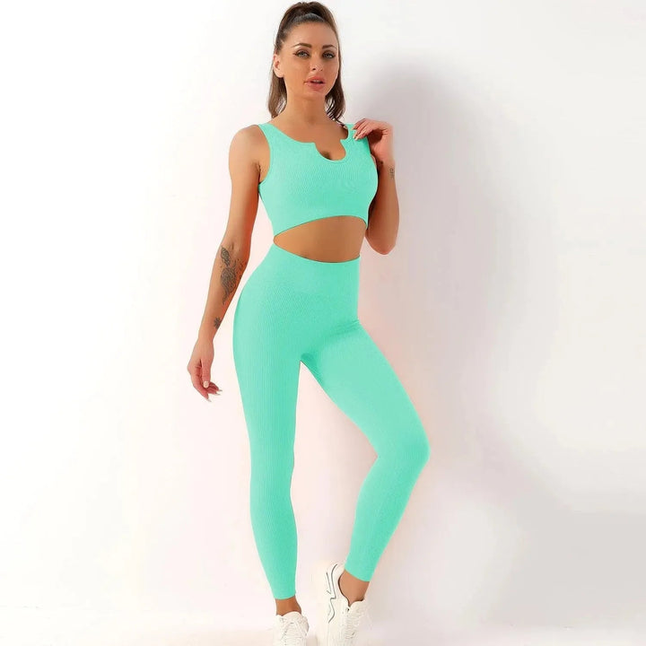 Levoire | Pantalons de yoga associés à un débardeur de yoga Vert menthe U-formationnel