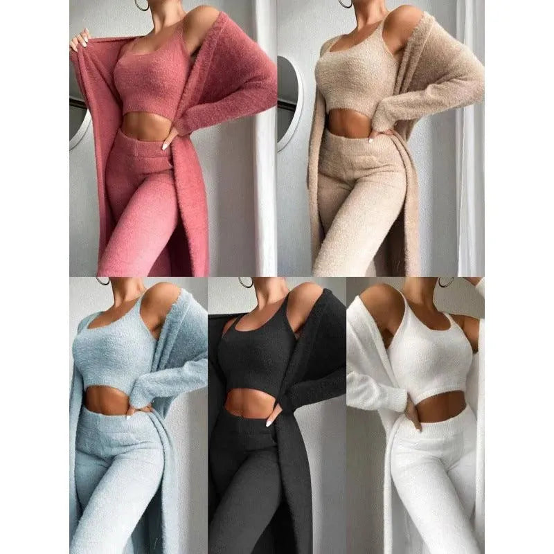Levoire | Robe femme à haut en velours court et décolleté en V