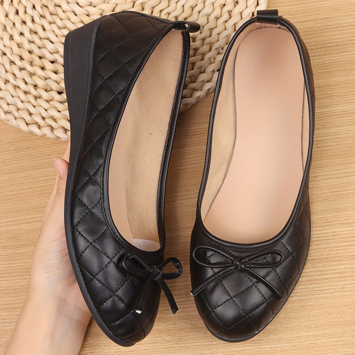 Levoire | Ballerines Noires Femmes Avec Motif Brodé Et Chaîne À Lacets