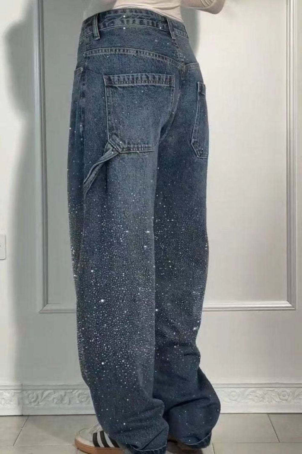 Levoire | Jean Pour Femmes Lavé Avec Des Détails En Strass Dans Une Coupe Large