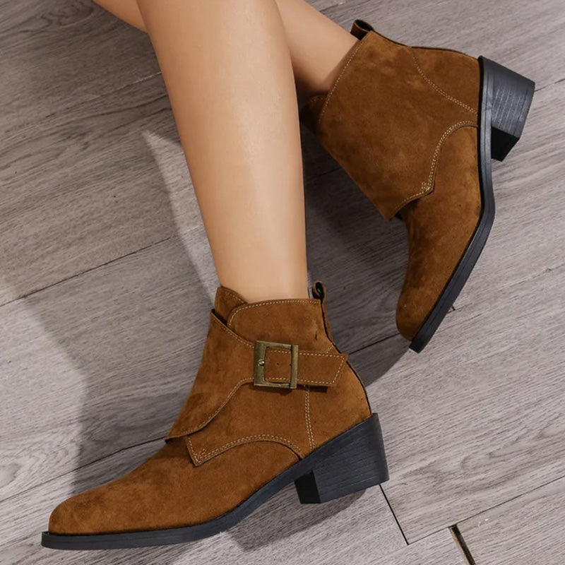 Levoire | Élégant Bottes Chunky À Talon Et À Boucle En Vin Pour Femmes