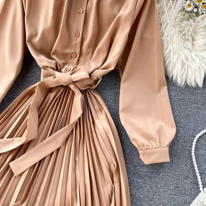 Levoire | Robe ajustée avec col montant