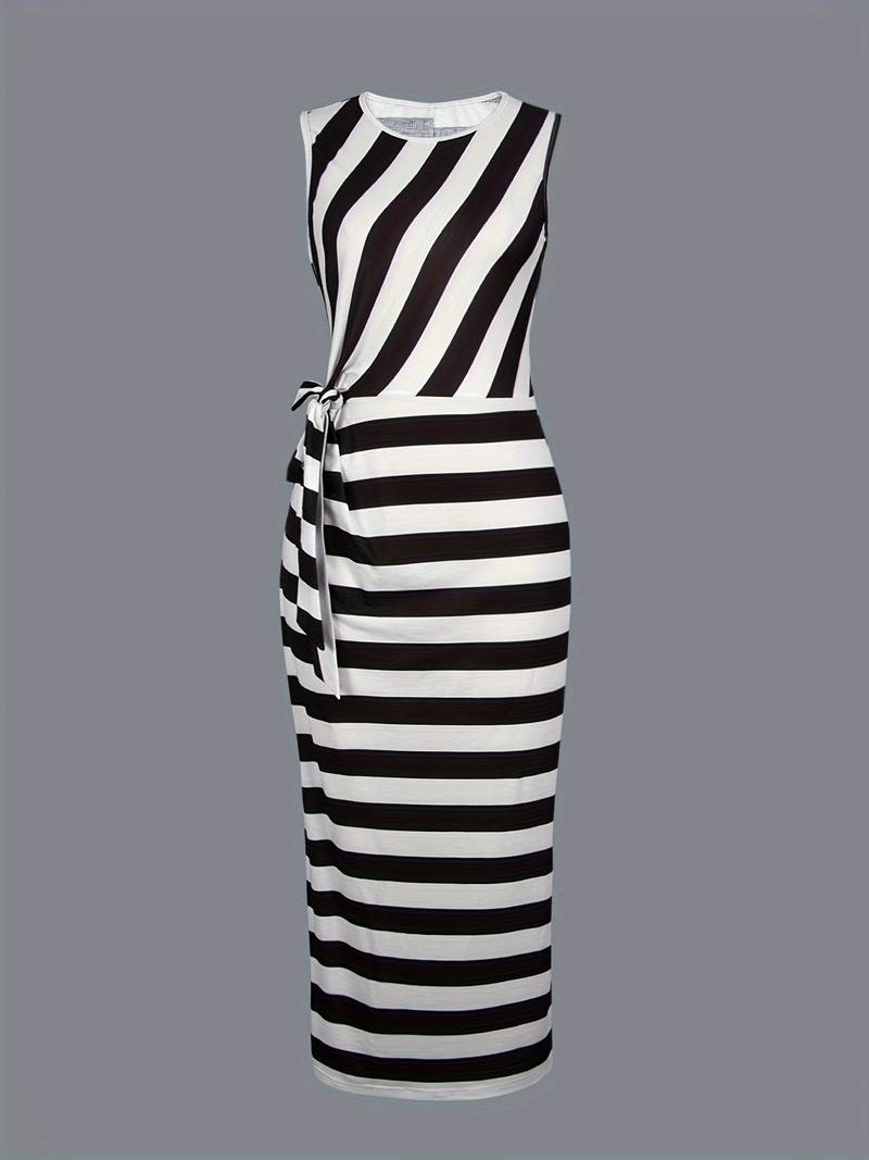 Levoire | Robe Élégante Avec Col Rond Et Motif Rayé