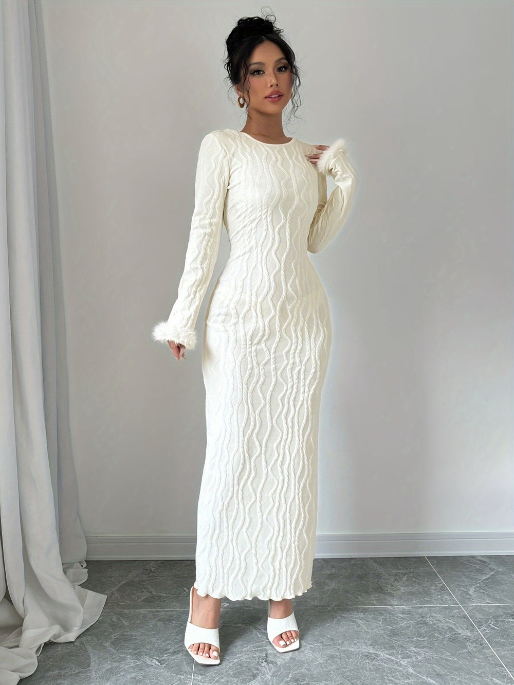 Levoire | Robe Ajustée Avec Des Poignets En Peluche