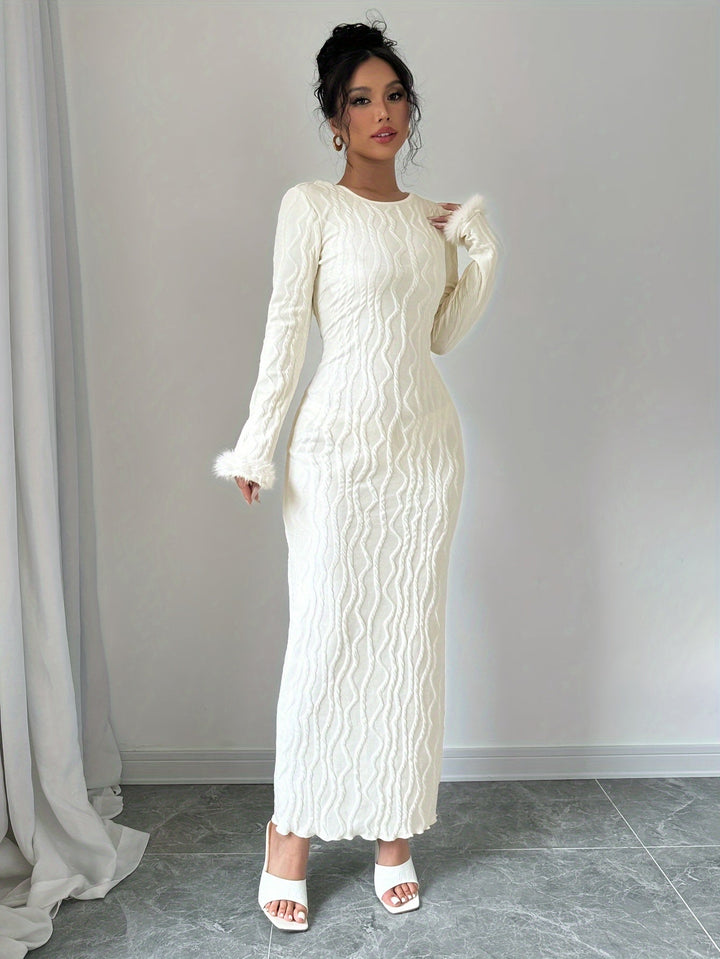 Levoire | Robe Ajustée Avec Des Poignets En Peluche