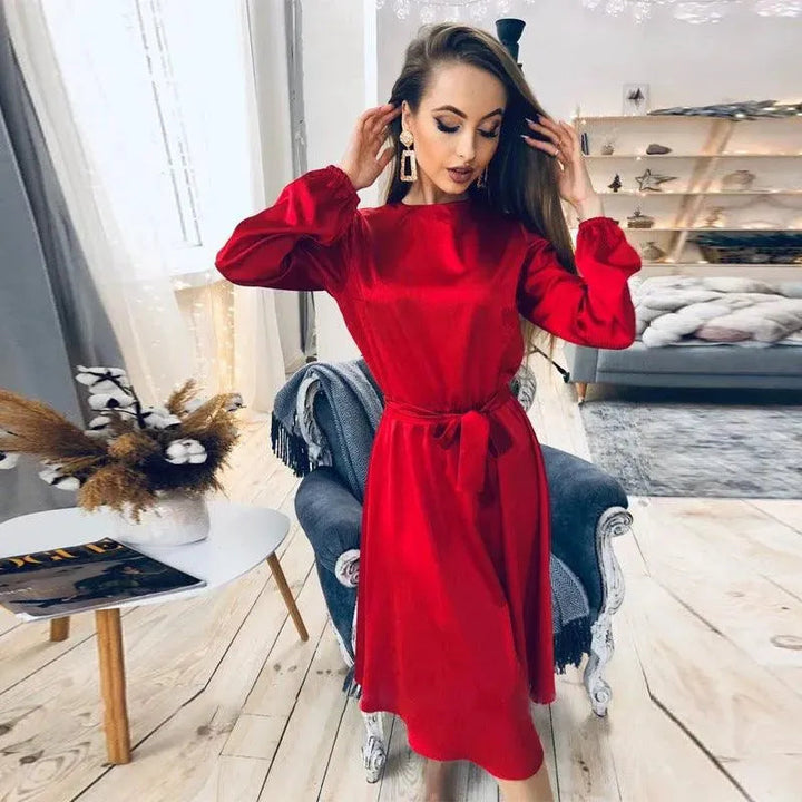 Levoire | Robe en satin pour femmes Rot