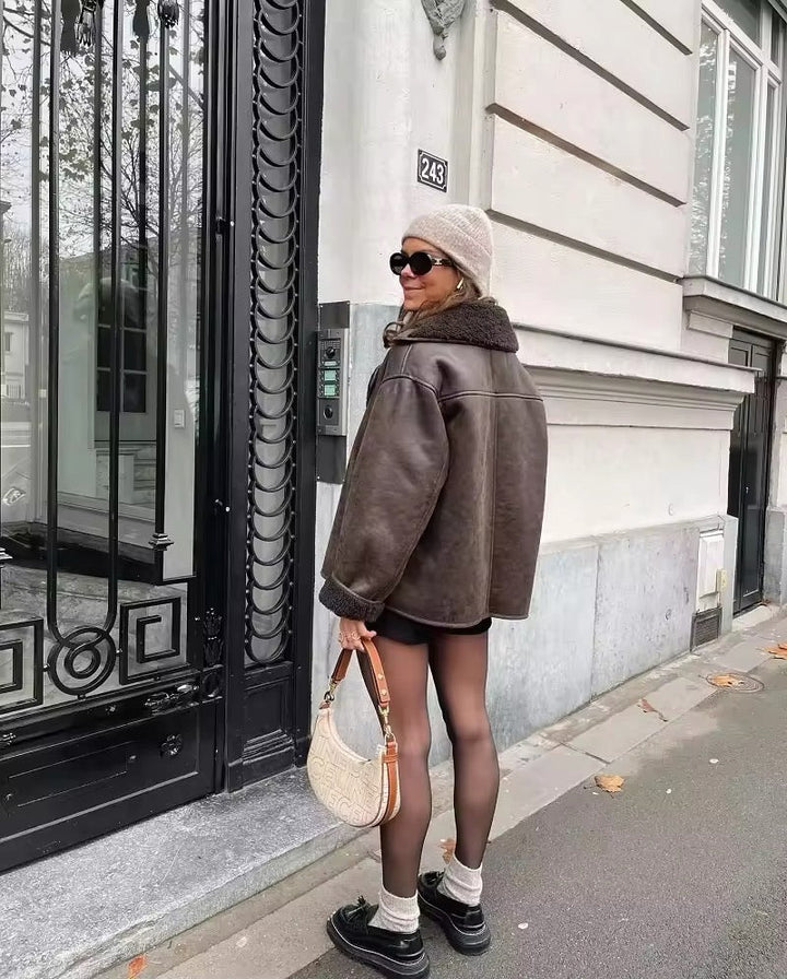 Levoire | Veste Grande Taille Noire Avec Détails En Peau De Mouton