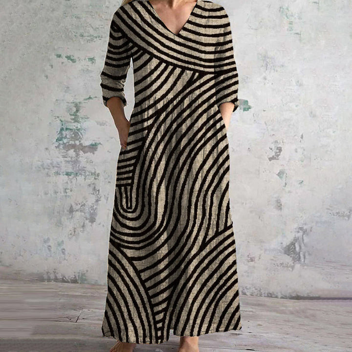 Levoire | Robe Rayée Vintage – Élégance Intemporelle Avec Une Touche Moderne Marron & Noir