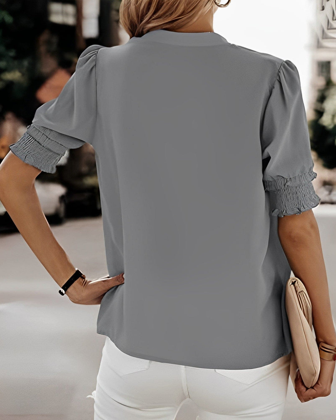 Levoire | Blouse À Manches Courtes Et Décolleté En V Pour Le Printemps