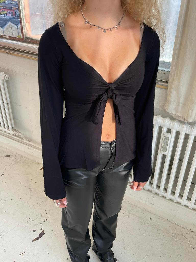 Levoire | Chemise Noire Avec Largeur Au Niveau Des Manches