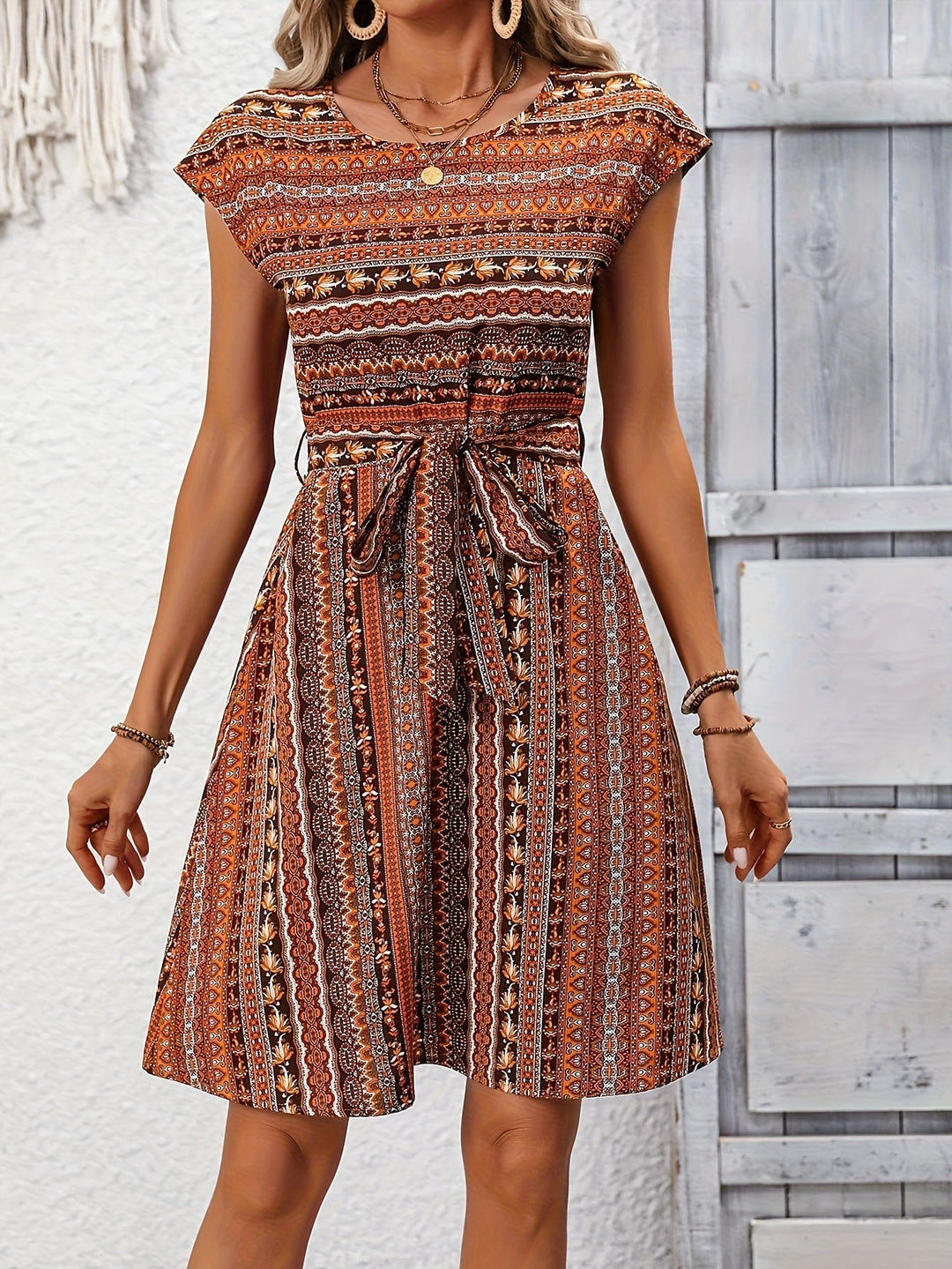 Levoire | Imprimé ethnique Col rond avec ceinture Robe pour femme Marron clair