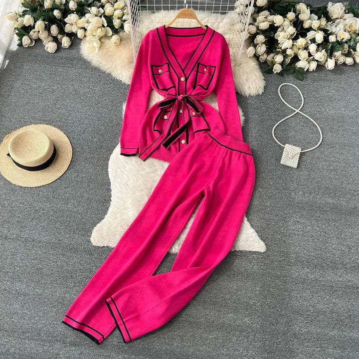 Levoire | Ensemble pour femmes en deux pièces, avec des manches longues, décolleté en V et pantalons drapés larges Rose rosaire Taille libre