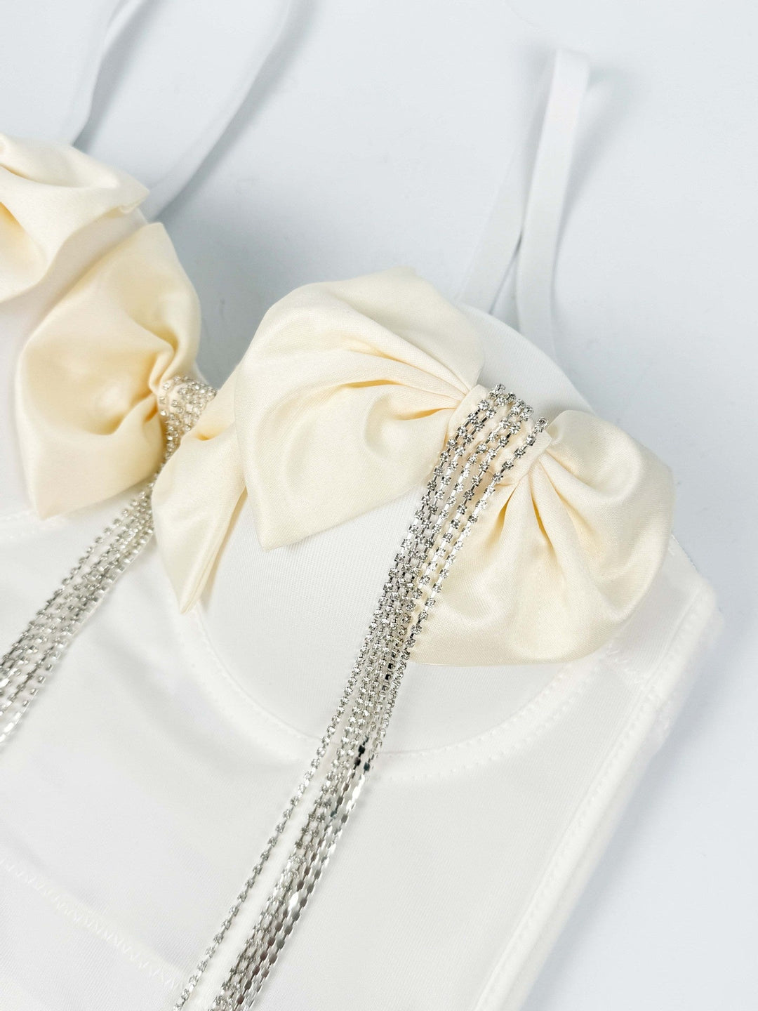 Levoire | Corset élégant avec des rubans doubles et des strass