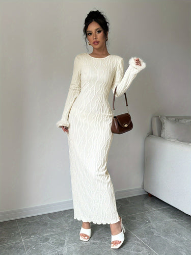 Levoire | Robe Ajustée Avec Des Poignets En Peluche