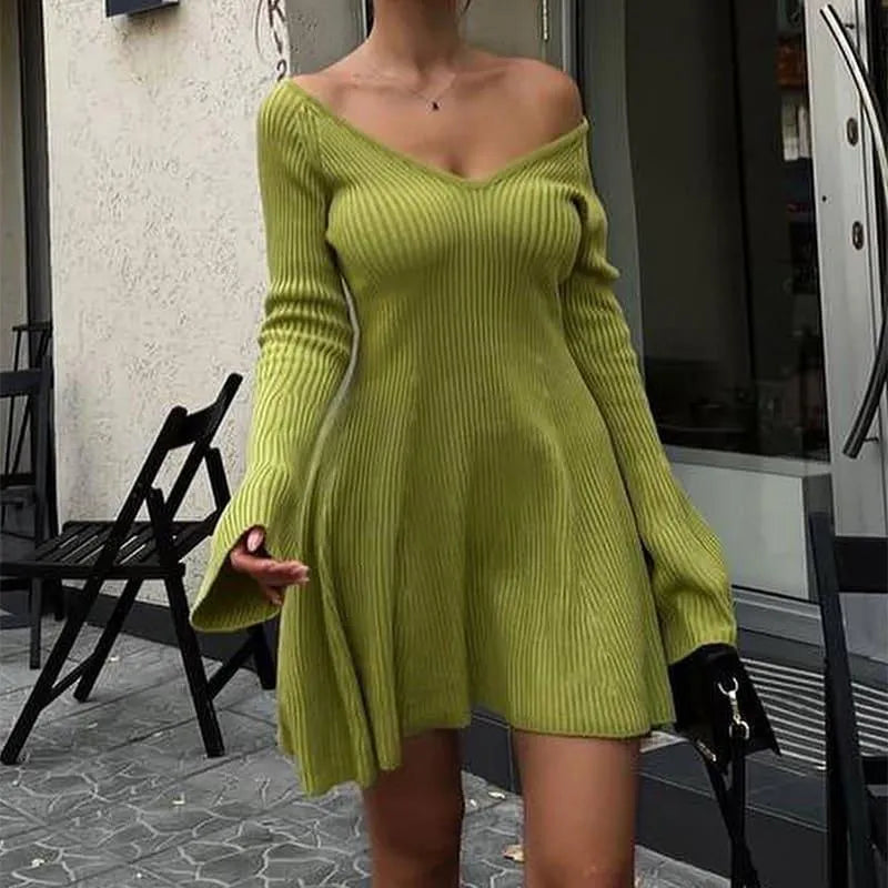 Levoire | Robe en tricot à manches longues avec décolleté en V Vert