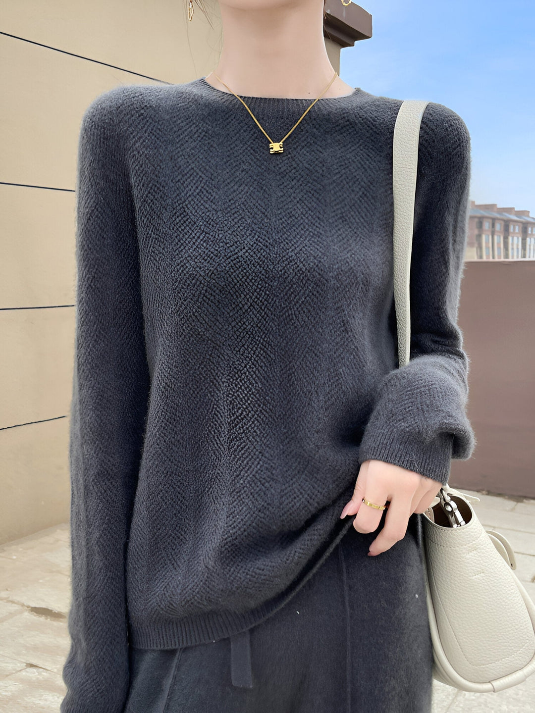 Levoire | Pull En Laine Mérinos Avec Découpes Élégantes