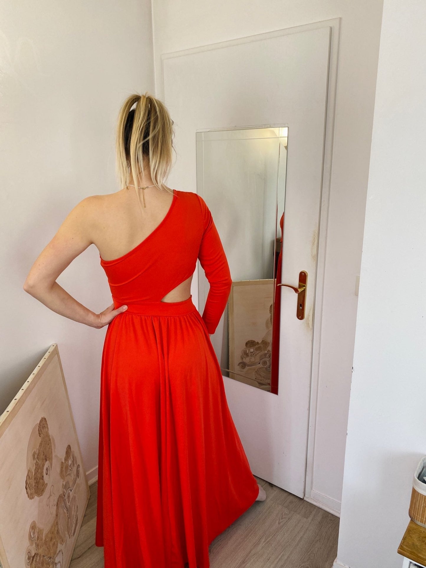 Levoire | Robe À Une Épaule À Manches Longues Avec Motif Découpé