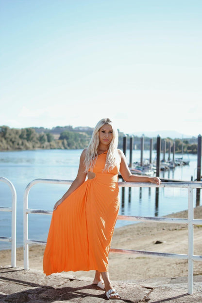 Levoire | Une Robe Maxi Plissée Irrégulière Sans Bretelles