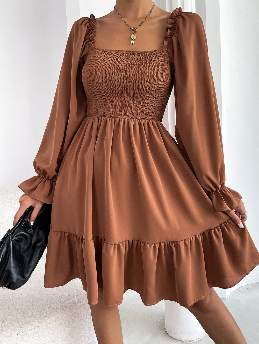 Levoire | Élégance Féminine Avec Robe Mini À Volants ! Braun