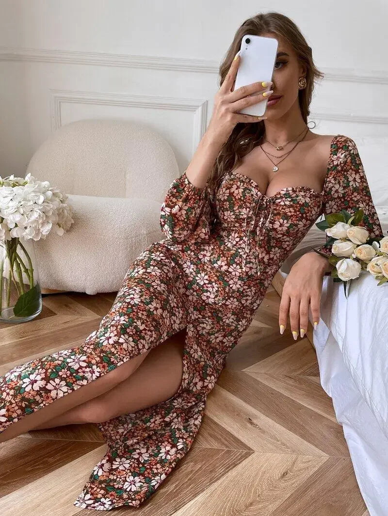 Levoire | Robe fleurie avec décolleté en cœur