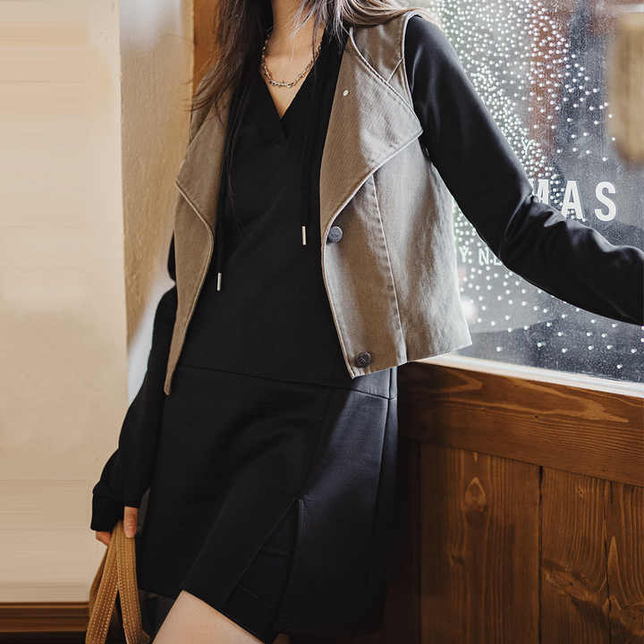 Levoire | Robe À Capuche Avec Décolleté En V Et Coupe Ajustée